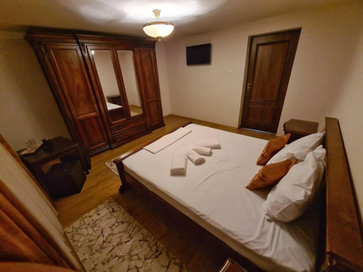 Отель Casa Luca Moldova Noua Экстерьер фото