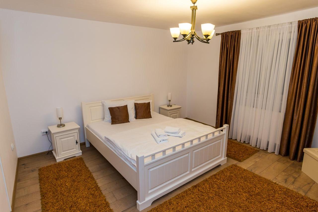 Отель Casa Luca Moldova Noua Экстерьер фото