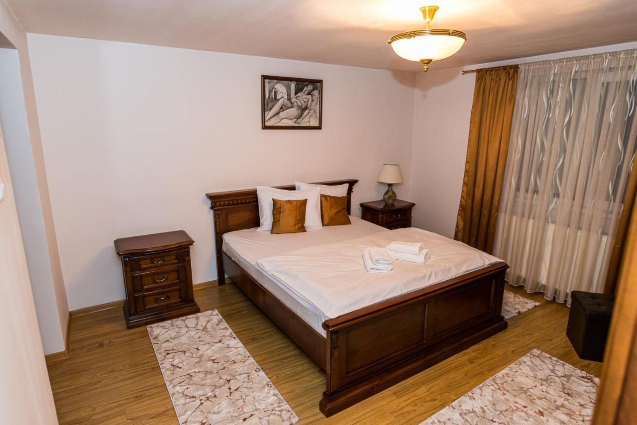 Отель Casa Luca Moldova Noua Экстерьер фото