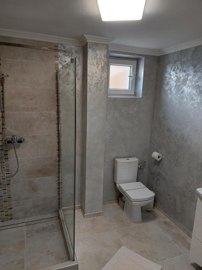 Отель Casa Luca Moldova Noua Экстерьер фото