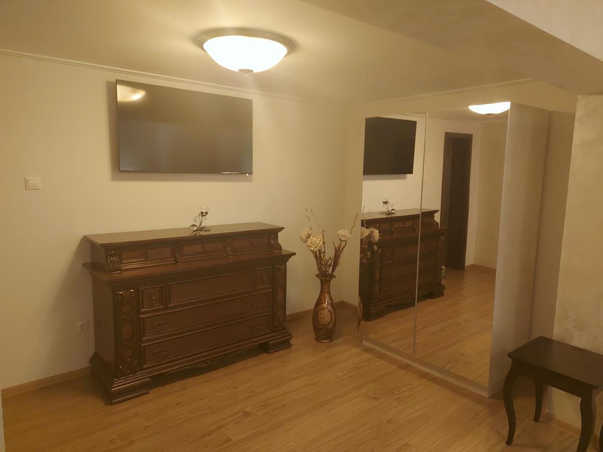 Отель Casa Luca Moldova Noua Экстерьер фото