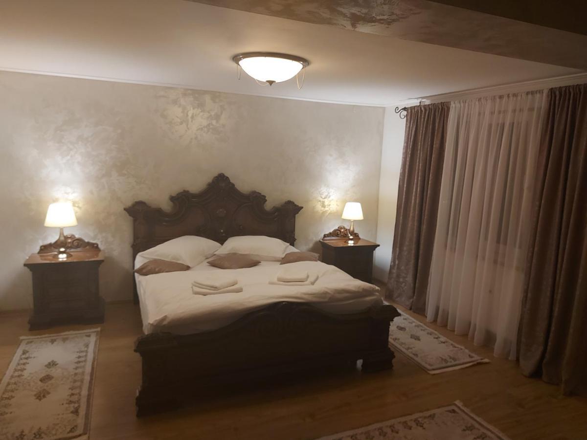 Отель Casa Luca Moldova Noua Экстерьер фото