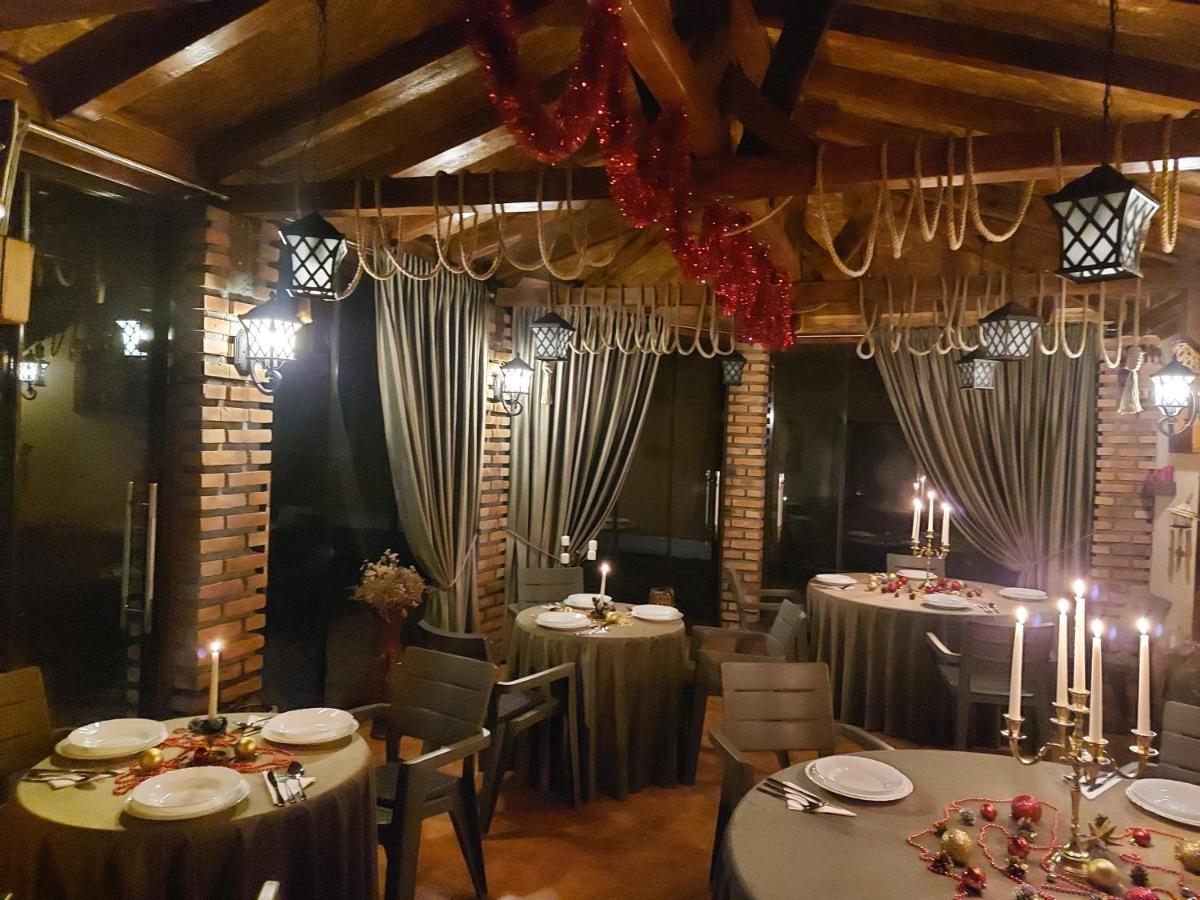 Отель Casa Luca Moldova Noua Экстерьер фото