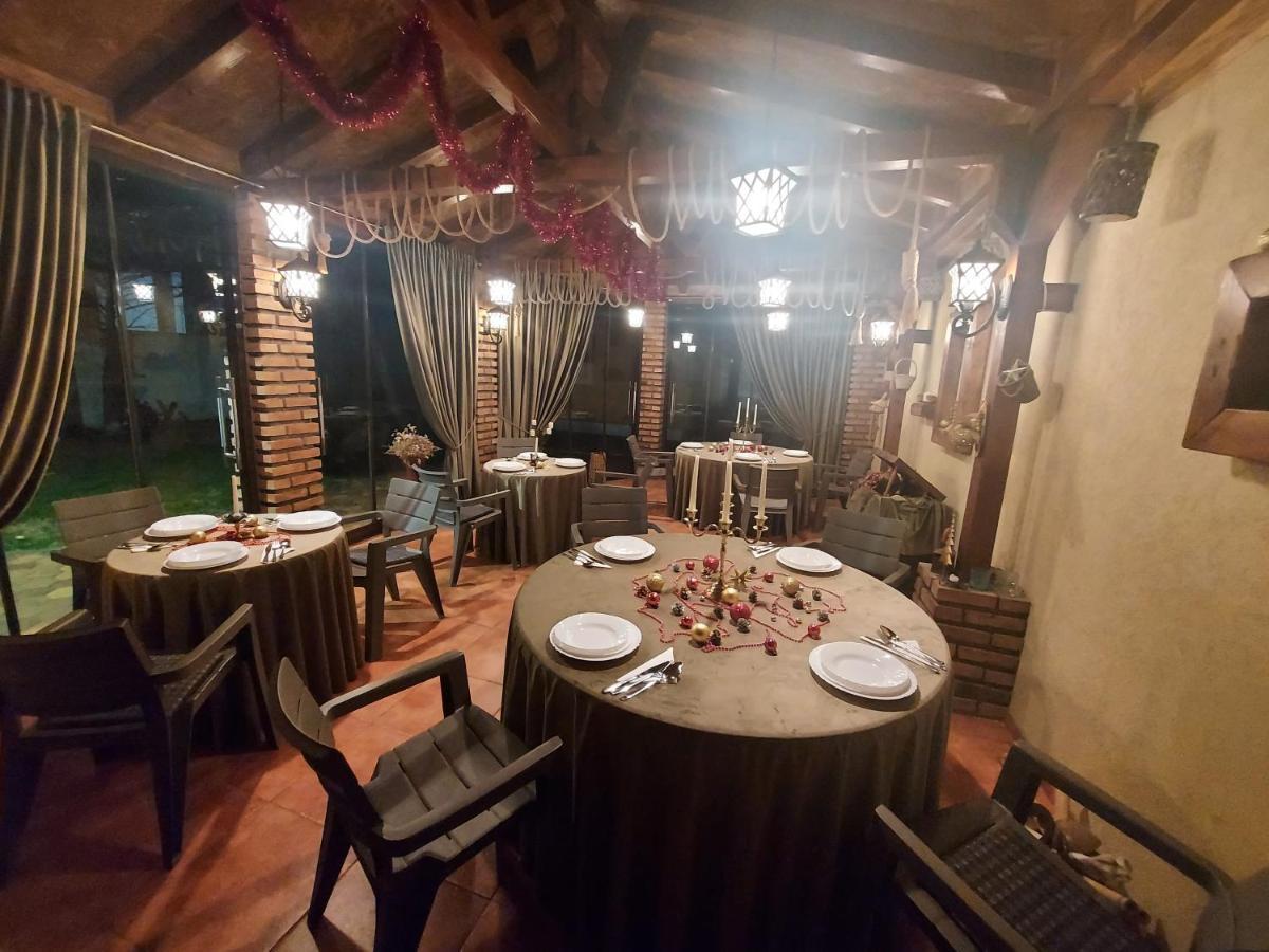 Отель Casa Luca Moldova Noua Экстерьер фото