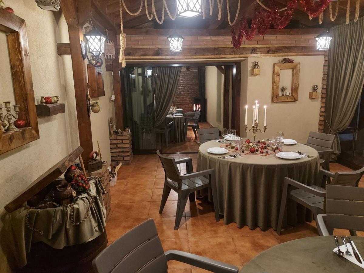 Отель Casa Luca Moldova Noua Экстерьер фото